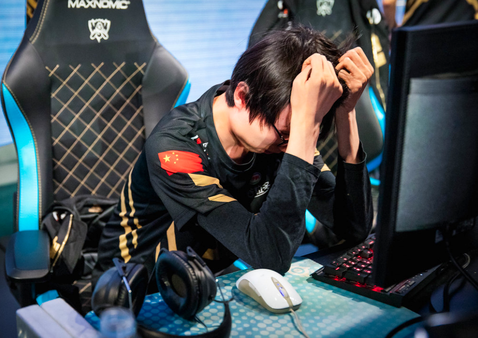 开云体育登录-包含S赛选手赛后落泪，背后故事感人的词条