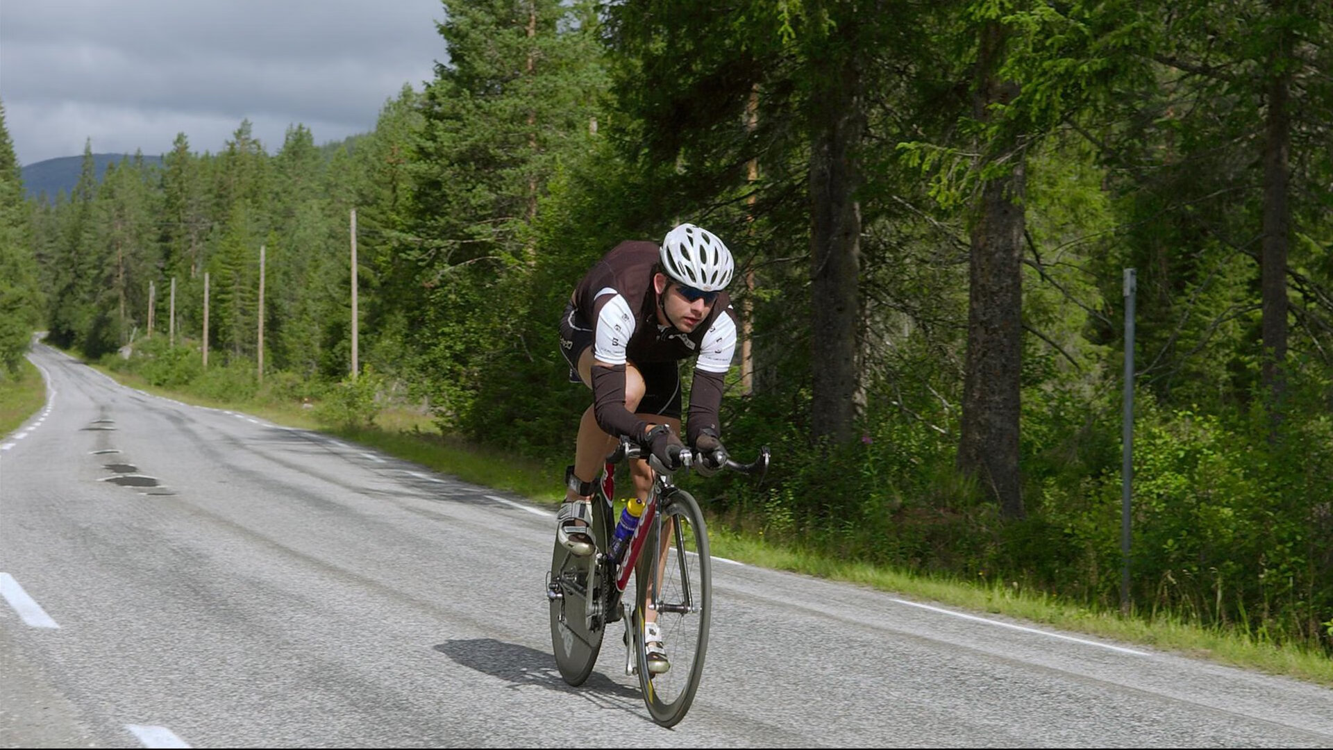 绿茵场与外交场，当英超争冠的规则博弈遇上爱尔兰的强行终结
