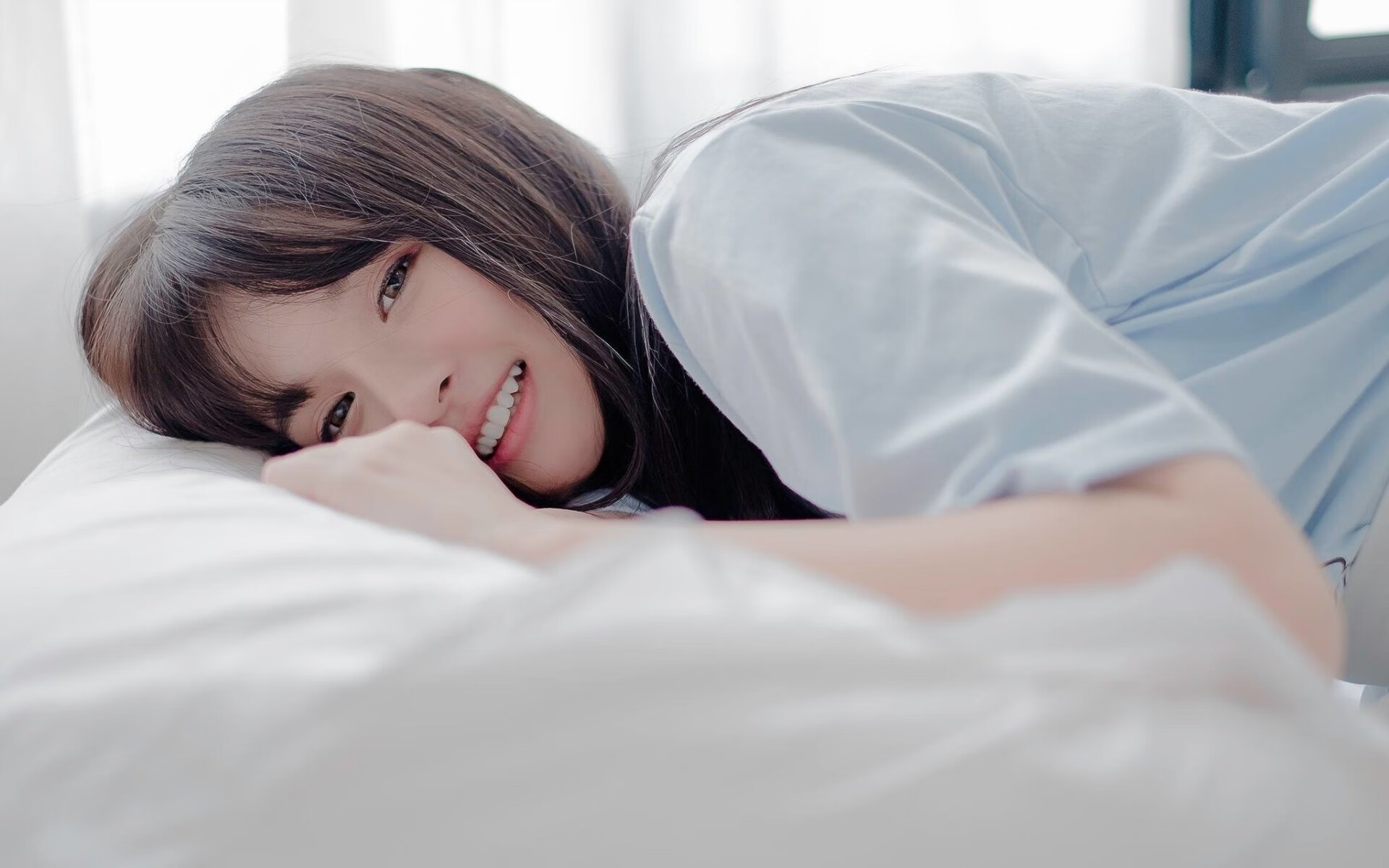 教科书级的掌控，阿尔瓦雷斯在德甲争冠战之夜的完美演出