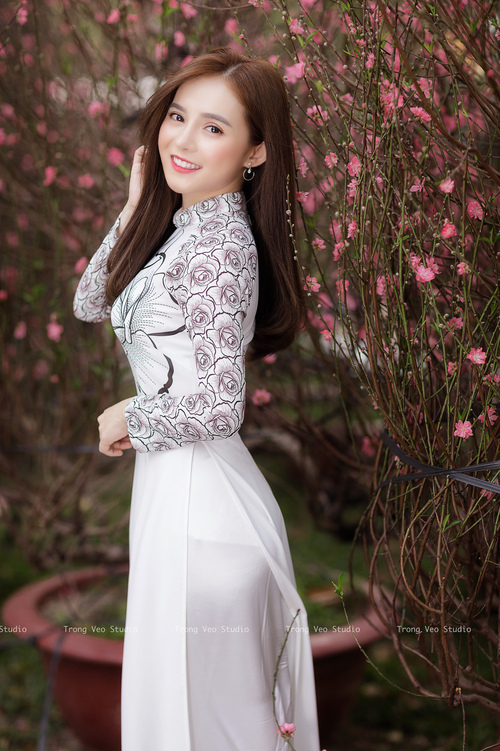 下面我为你构思标题,并以此展开一篇具有唯一性的文章